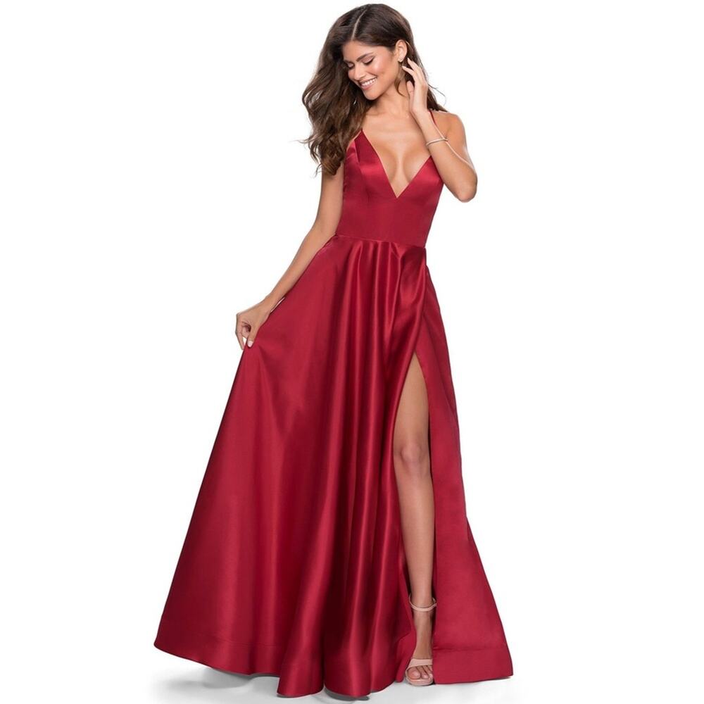 La Femme Deep Red Gown Size 4 Nwot